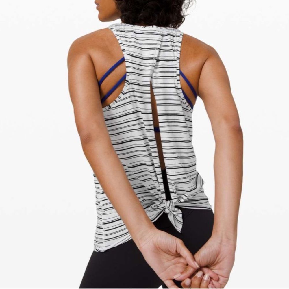 LULULEMON All Tied Up Tank Cut Back Stripe White Black Women’s Size 10
